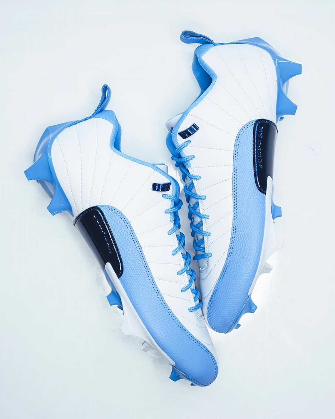 jordan flight runner white black anthracite metallic silver Unc Tar Heels Football Pe Cleats 5