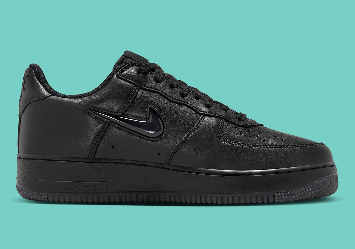 Nike's Air Force 1 receives a glossy black update - Fashion Journal