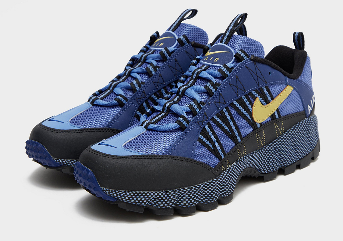 Nike hot sale blue gold