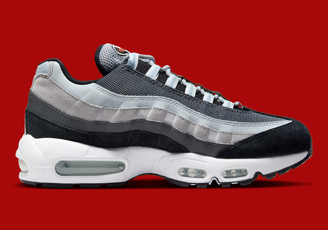 A Touch Of Ice Blue Contrasts This Nike Air Max 95 