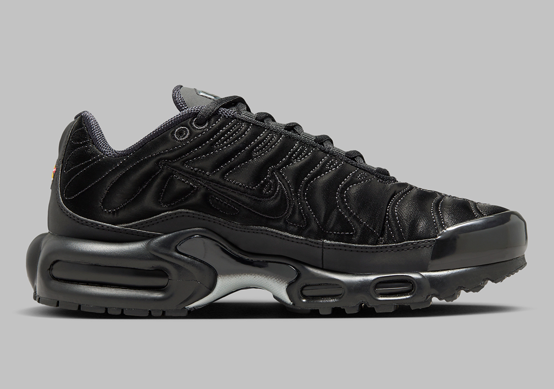 Nike air max plus black sail sale