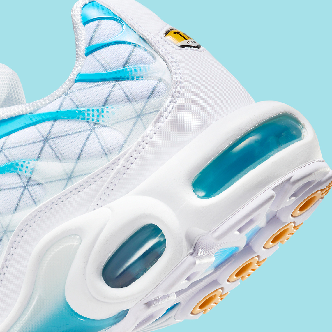 nike air max plus marseille coat of arms fq2397 100 7