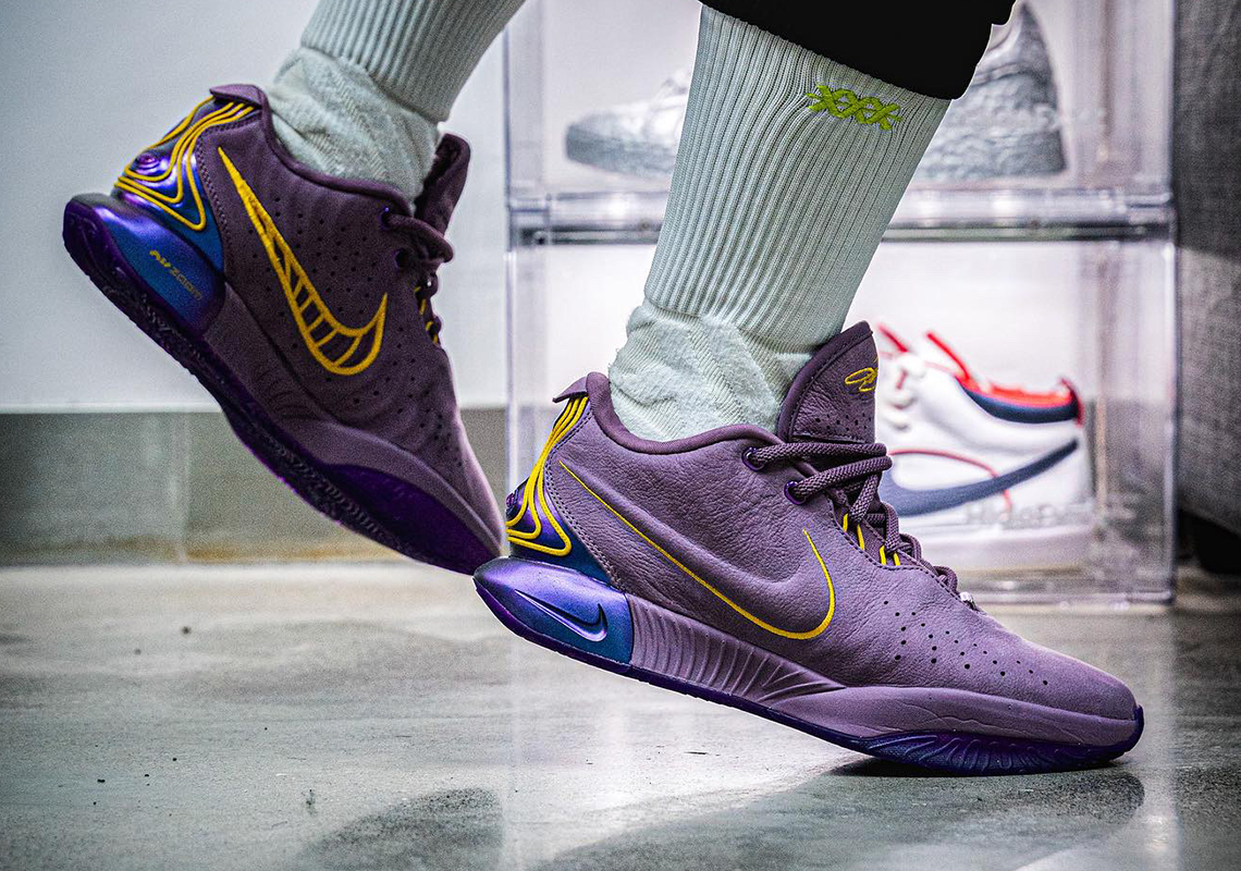 Lebron purple shoes hotsell