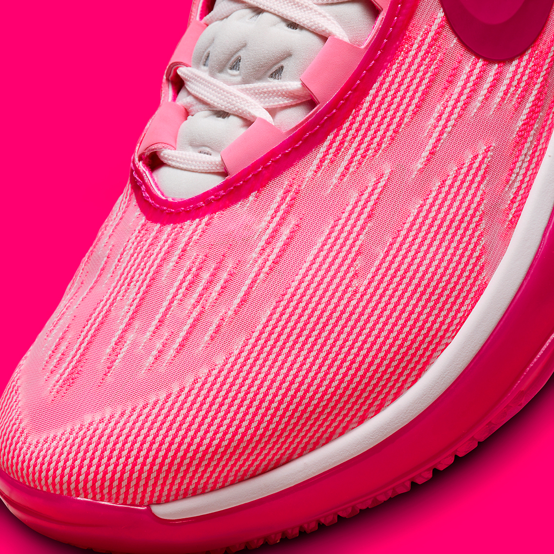 Nike GT Cut 2 in hyper pink. Available at @titan_22 🦩 #nikegtcut2  #nikezoom #kickspotting #gtcut2 #nikebasketball
