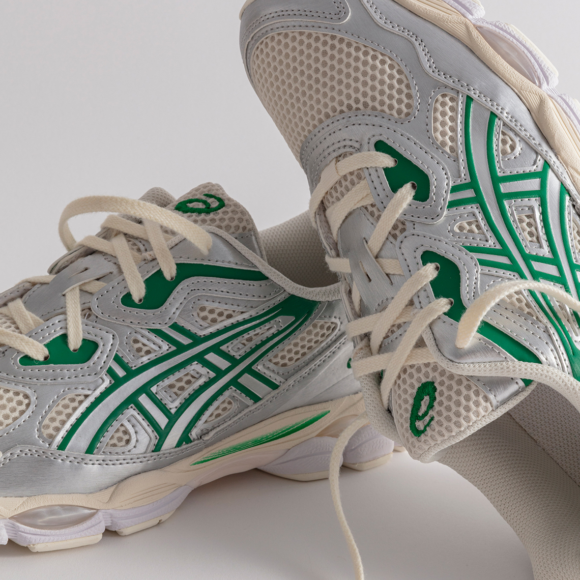 Example of a max-cushioned Asics shoe MetaSpeed Sky