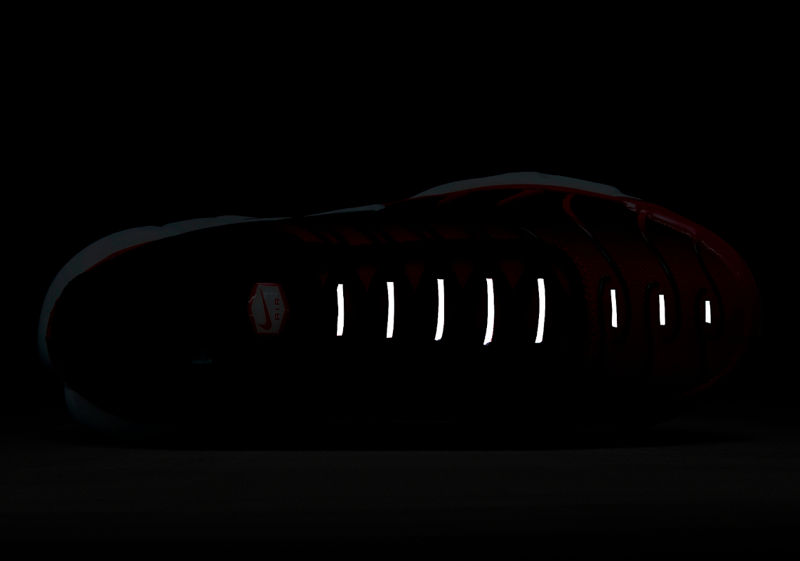 Nike Air Max Plus Red Black Fv0950 600 1