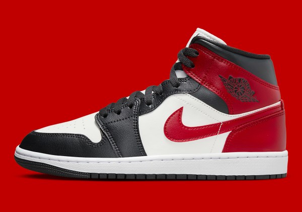 Air Jordan 1 Mid Womens Black Toe BQ6472-160 | SneakerNews.com