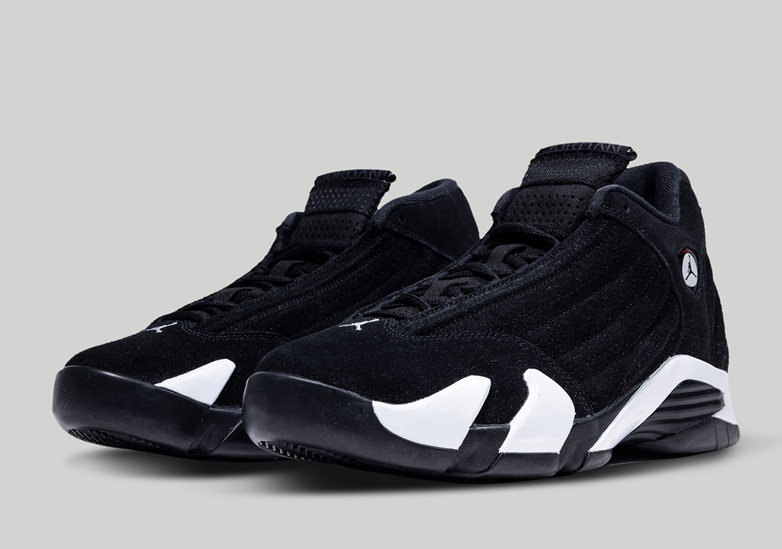 two Jordan 1 487471 016