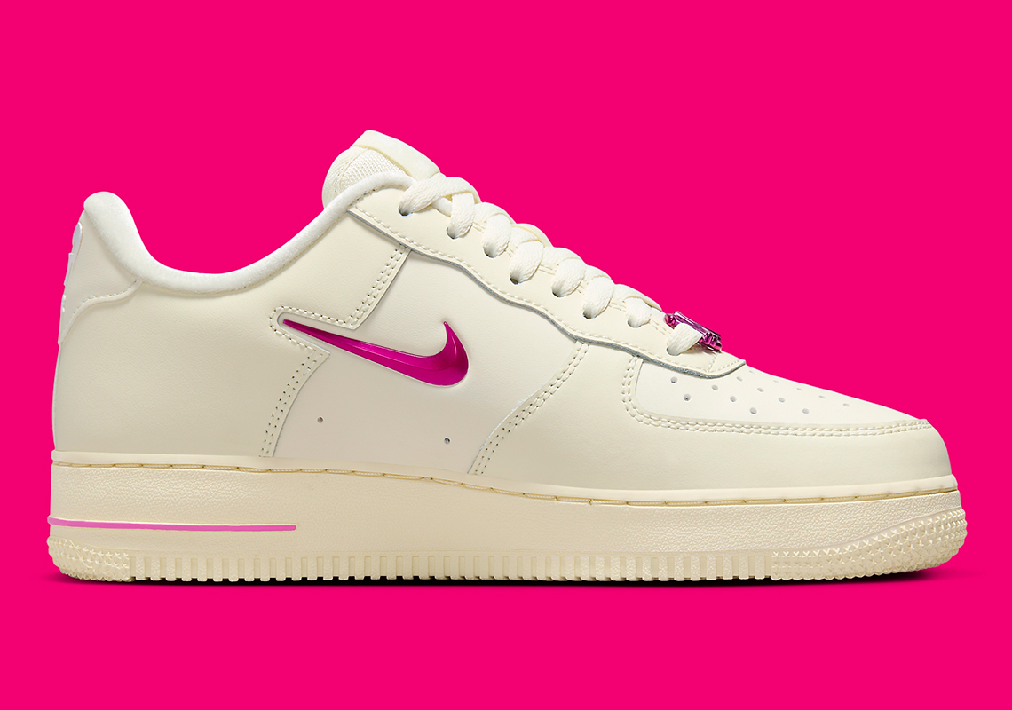 Nike air force 1 hotsell just do it pink