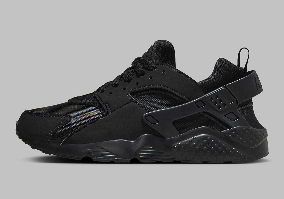 Nike huarache all black size clearance 5