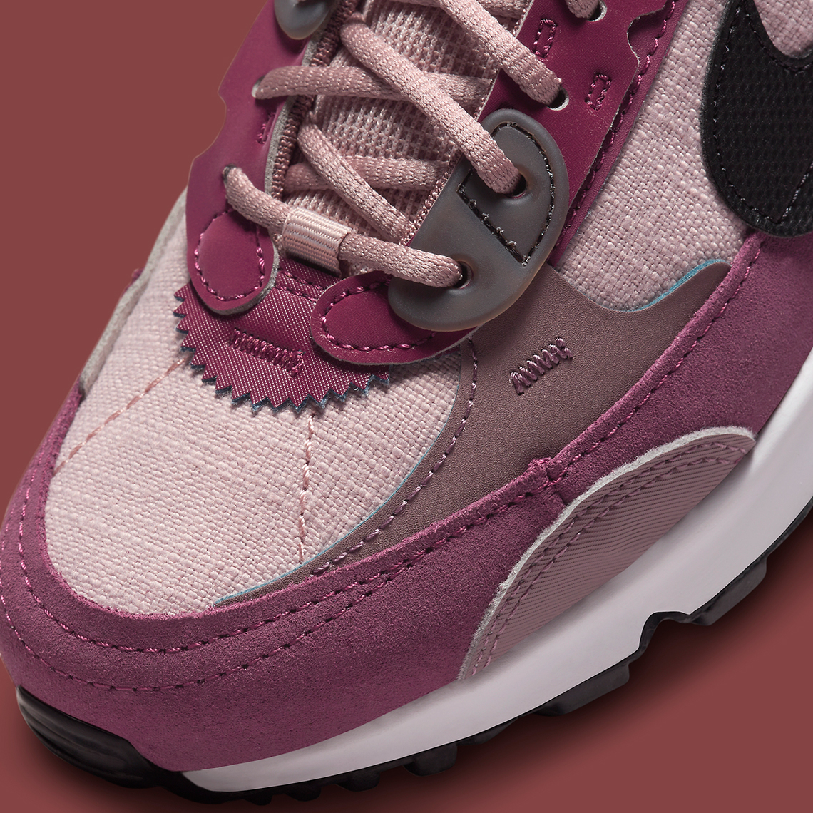 Nike Sportswear WMNS AIR MAX 90 FUTURA - Trainers - white/picante red/plum  eclipse/earth/white 