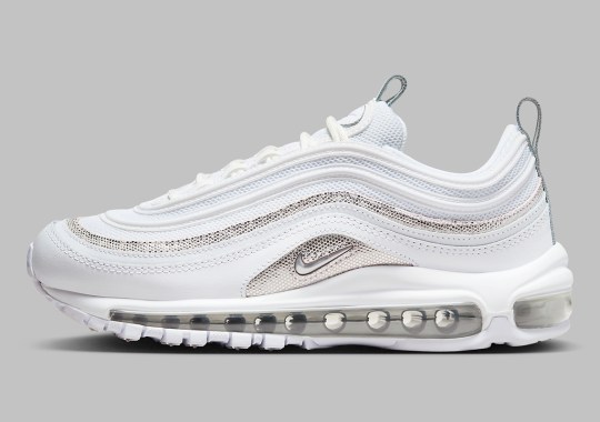 “Metallic Silver” Contrasts This Clean Nike Air Max pack 97