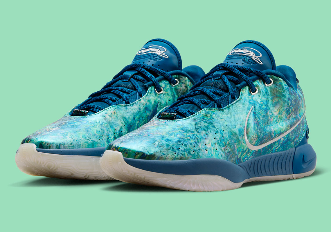 The nike lunar hypergamer pink blue color “Abalone” Is Expected To Release In December