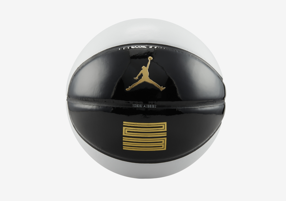 Michael Jordans Iconic Free Throw Line Dunk Is Cemented With An Gratitude Basketball J1003087 090 1