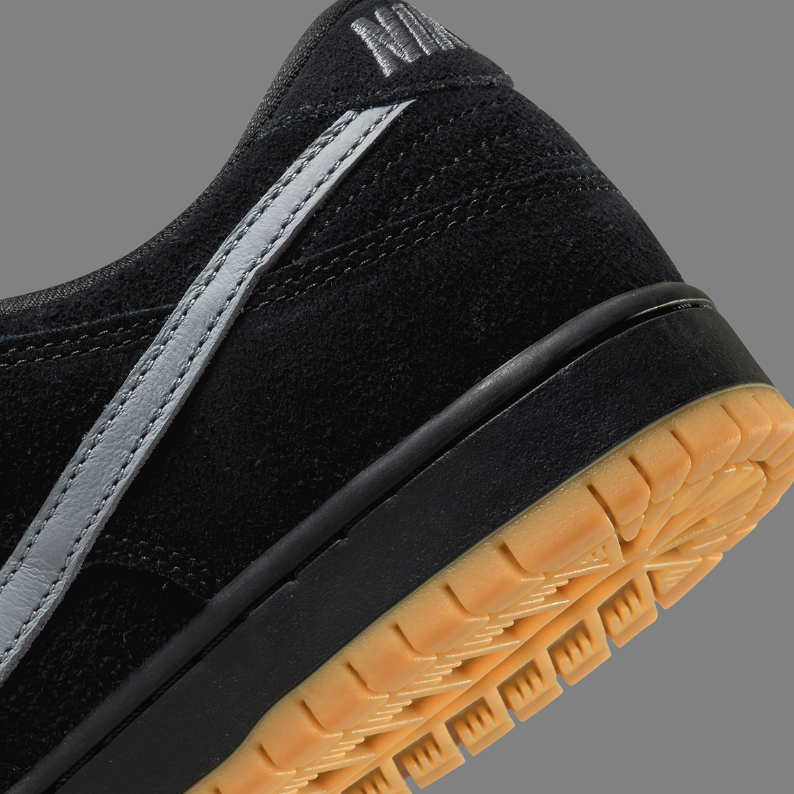 SB Dunk Low Pro 'Black' (BQ6817-010) release date