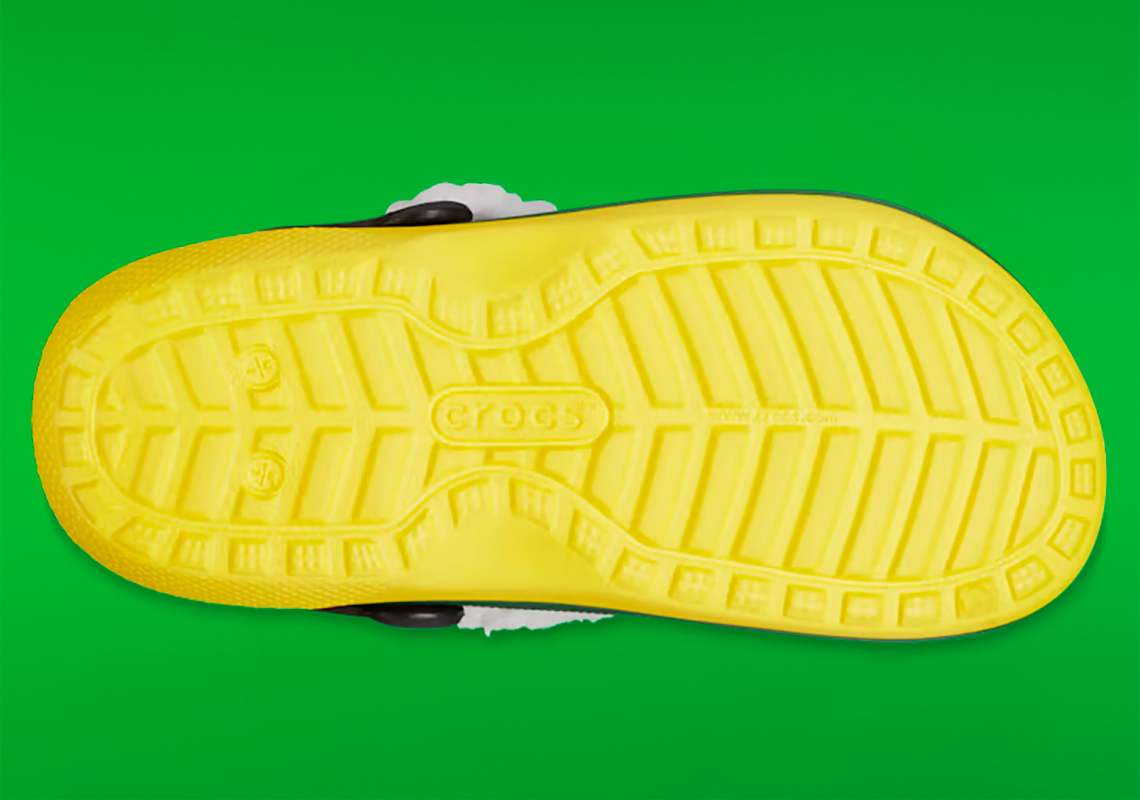 Elf Crocs moves Clog Release Date 3