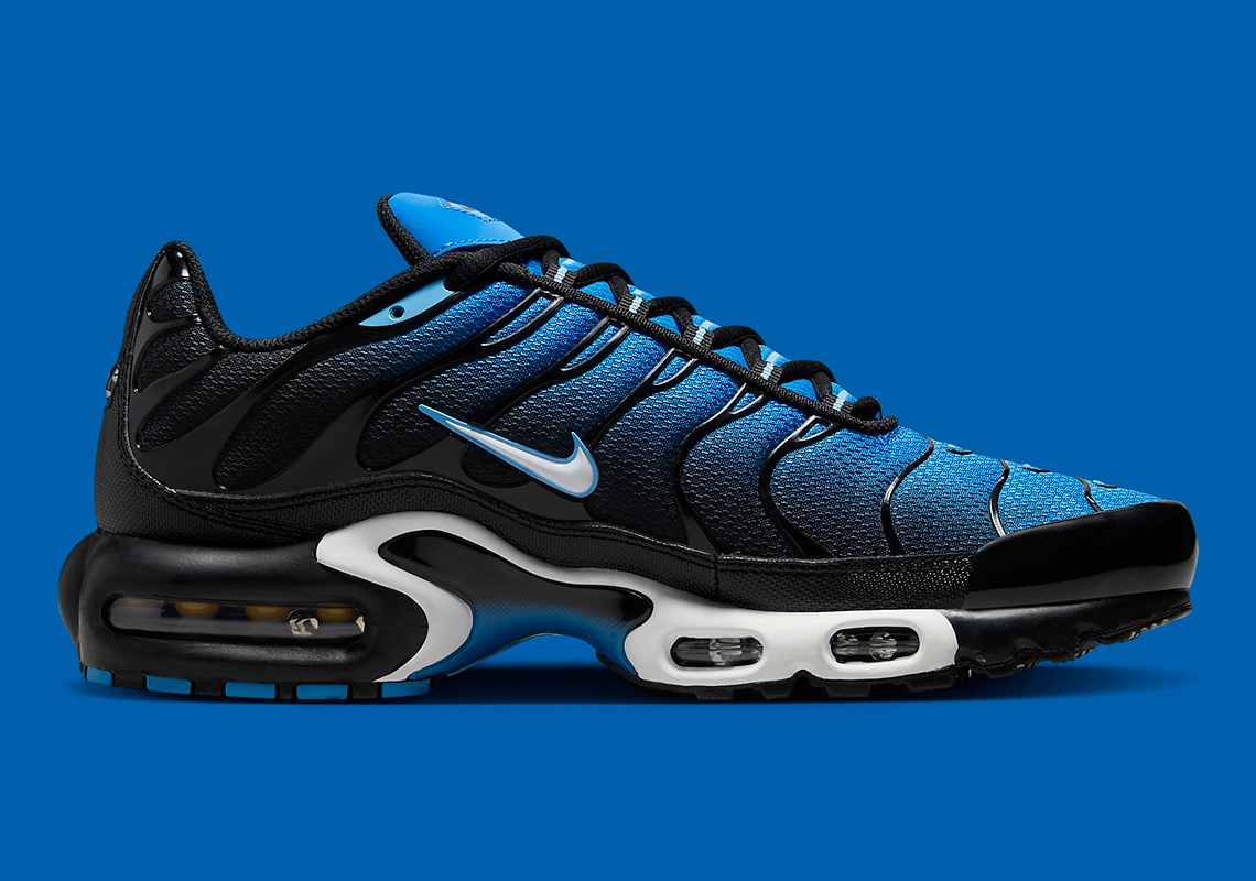 Nike air max plus blue hot sale and black