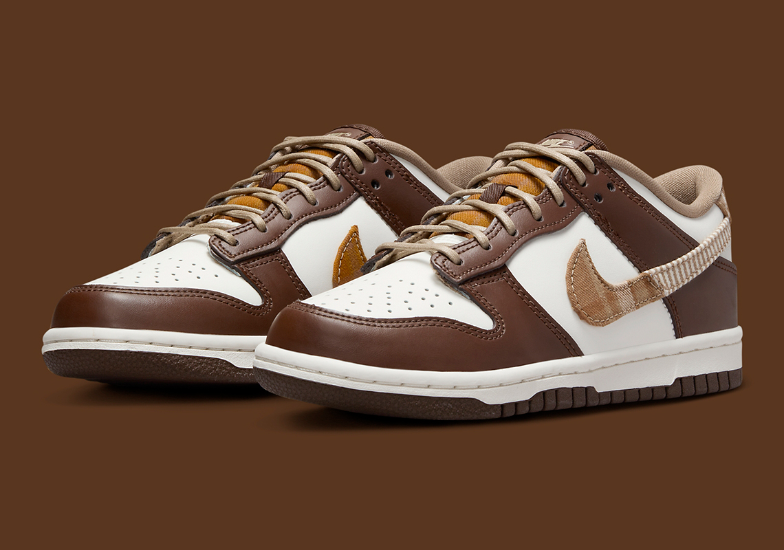 A Fashionable Brown Plaid Accents This nike air zoom huarache elite tb size 10 For Fall/Winter