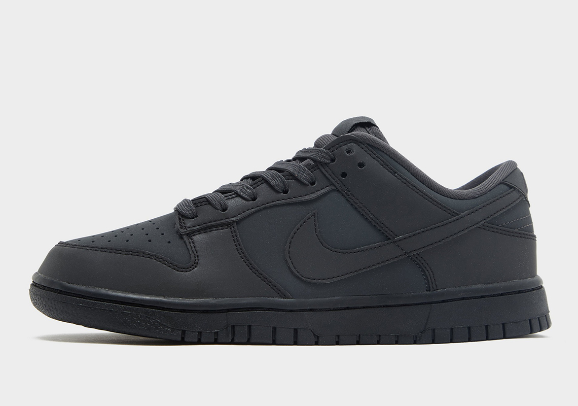 The Nike Dunk Low Takes On A "Navy/Black" Outfit With Reflective Uppers