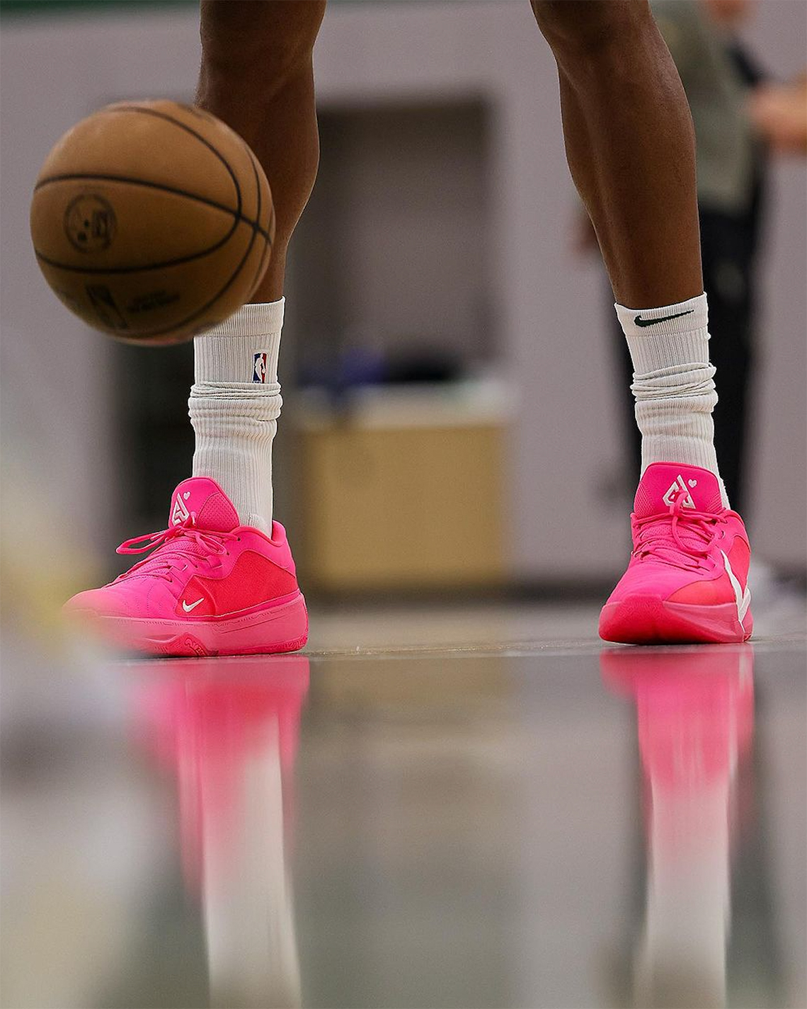 nike basketball zoom freak 5 eva pink pe 3