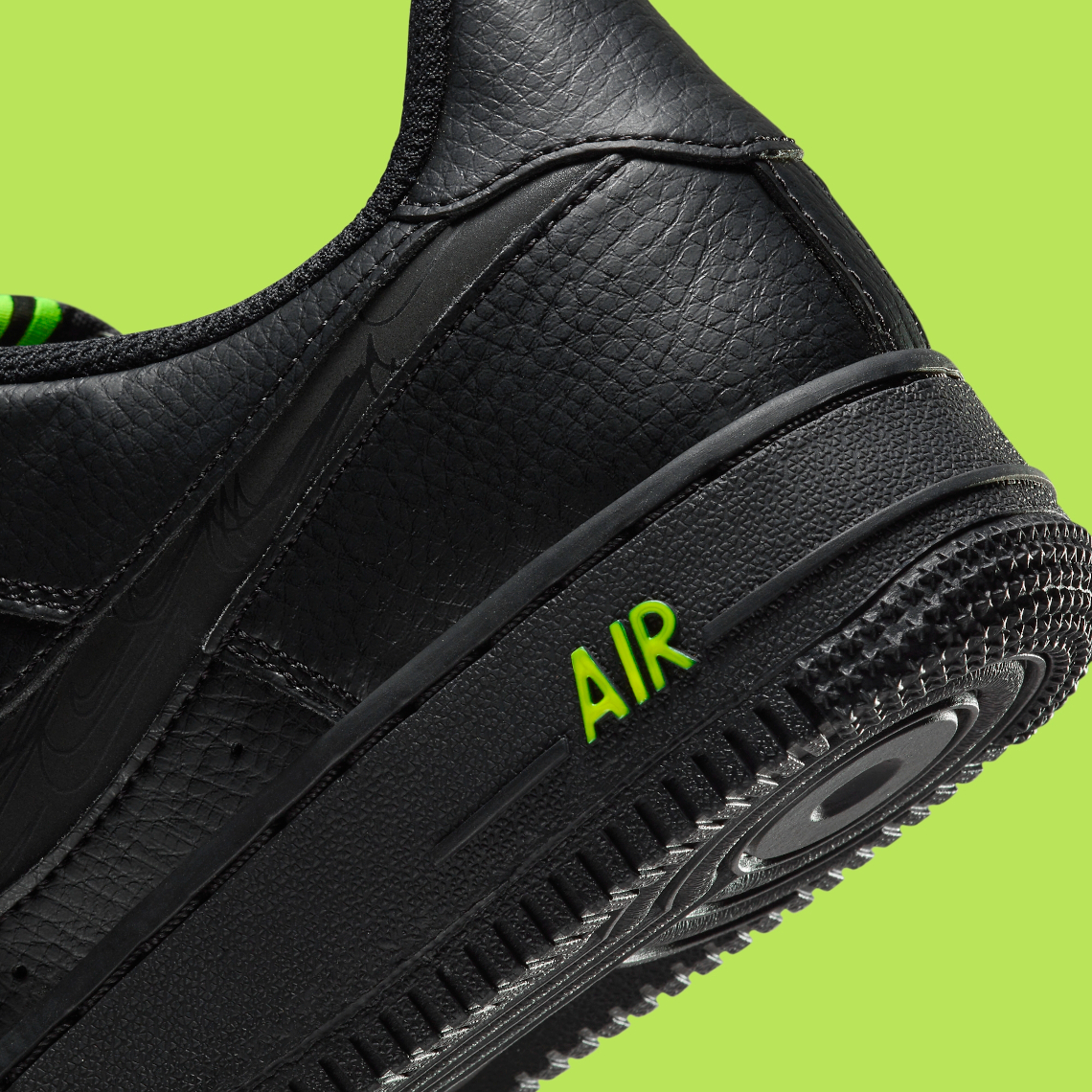 A Kid's Nike Air Force 1 Appears In 