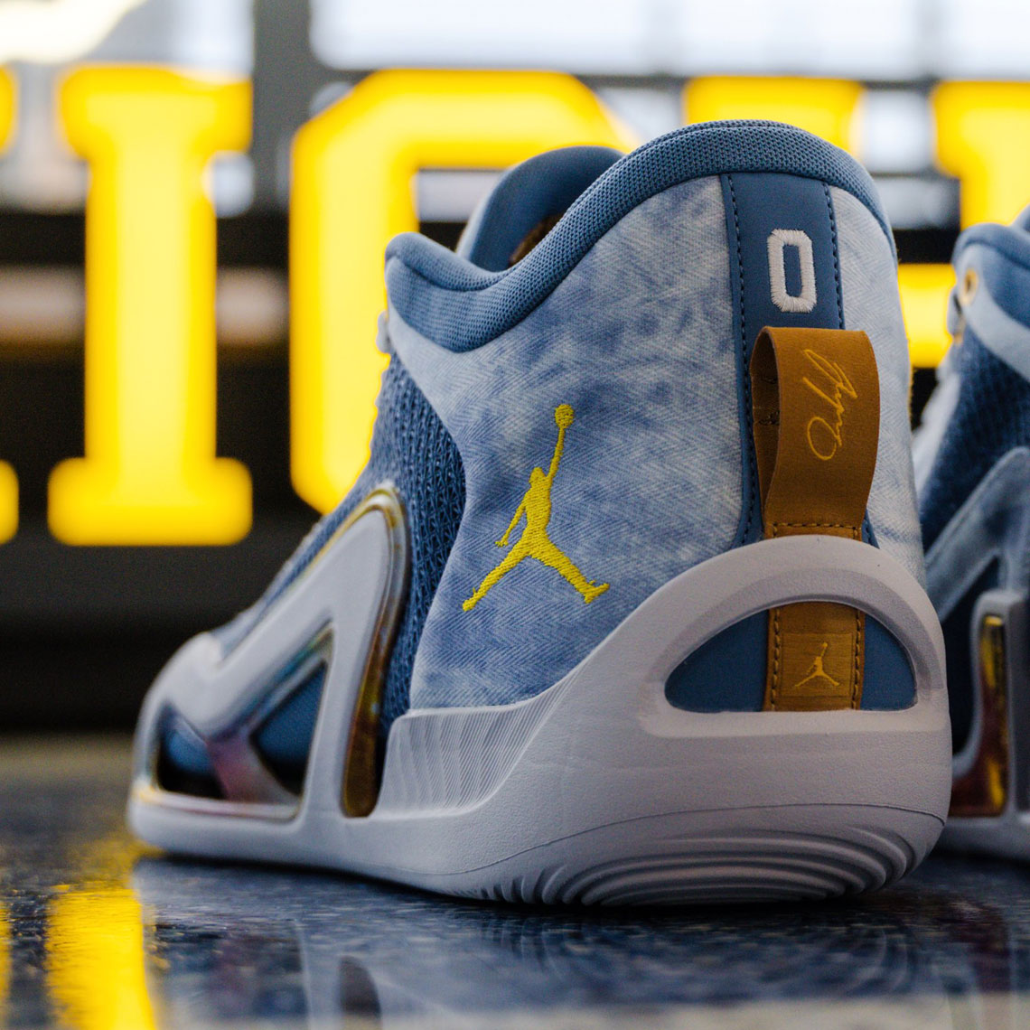 AIR at3102 JORDAN Michigan Denim Pe 1