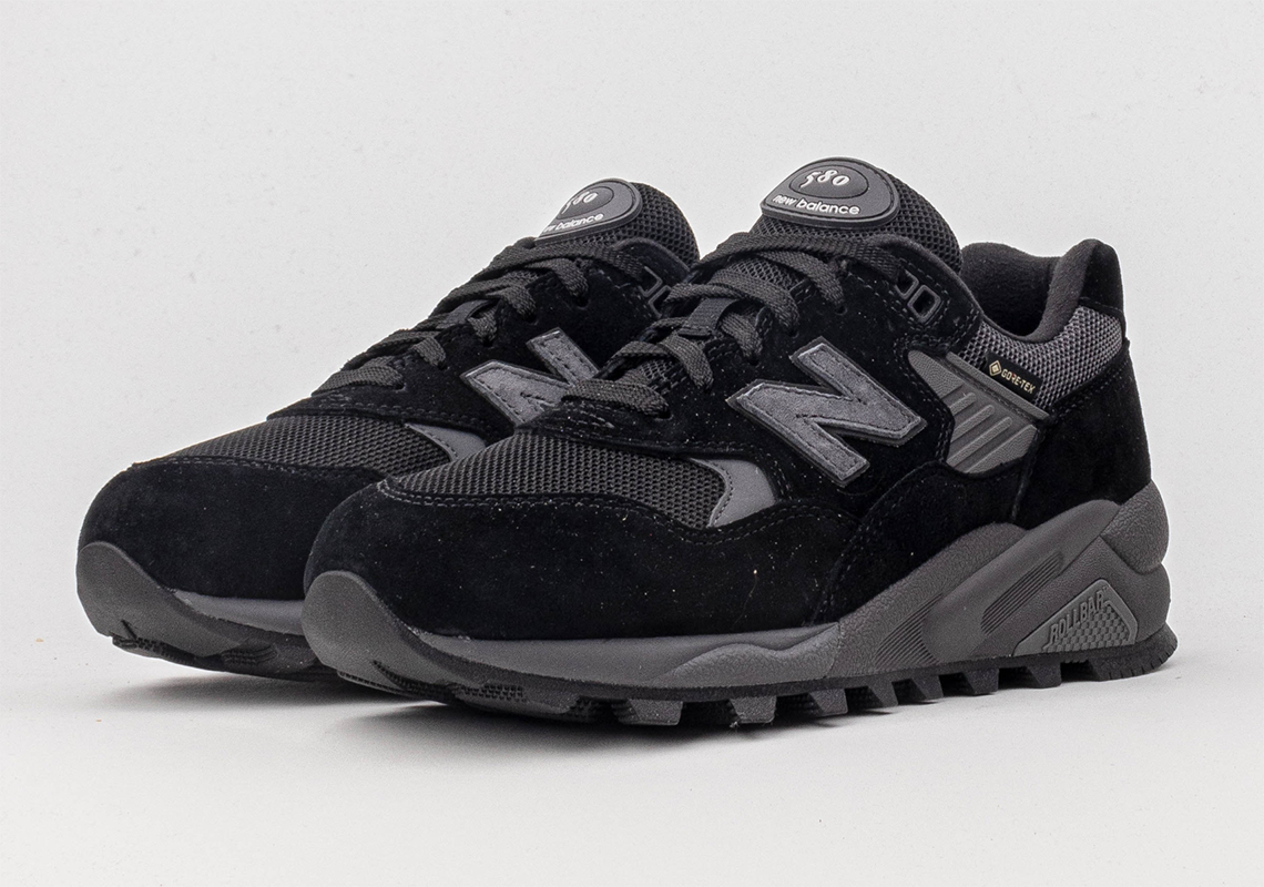 Going over this New Balance Gore Tex Bianca Grey Mt580rgr 1