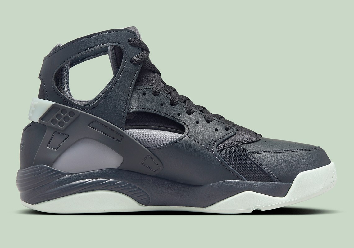 Nike Air Flight Huarache  display picture 1
