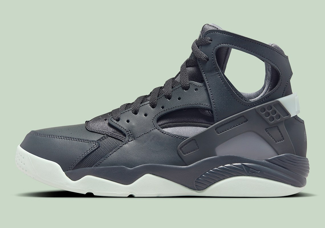 Nike Air Flight Huarache  display picture 3