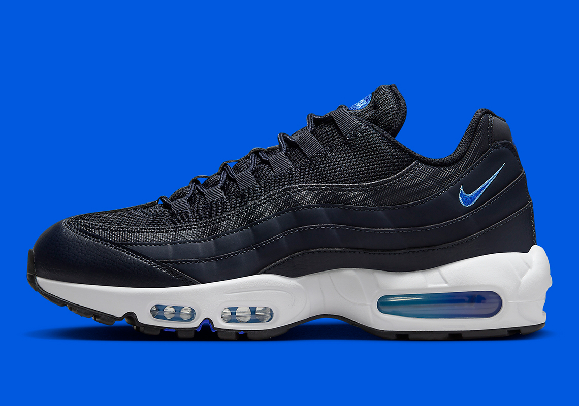 The Nike Air Max 95 Dresses In A Winterized “Navy/White” Outfit