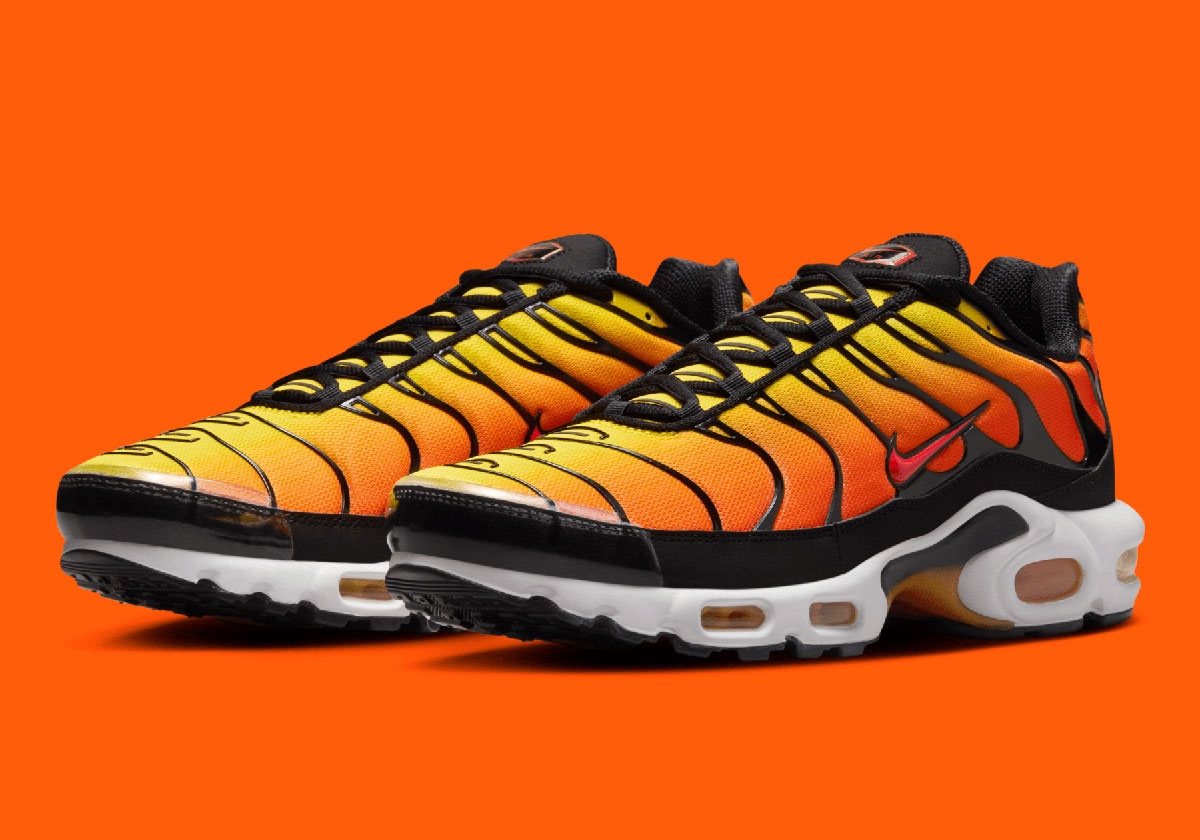 The Air Max Plus OG "Sunset" Just Dropped On Nike
