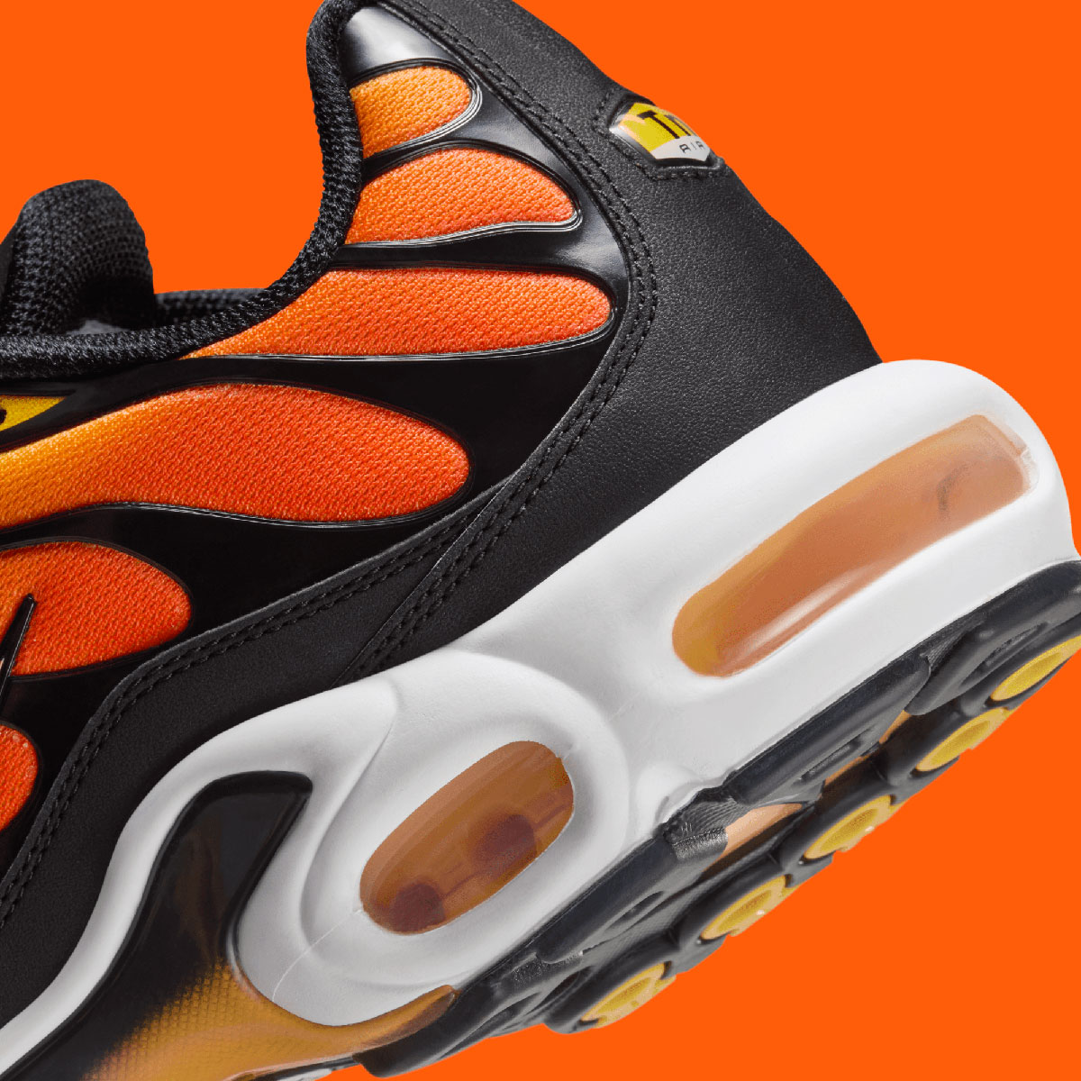 Nike Air Max Plus Sunset HF0552-001 2024 | SneakerNews.com