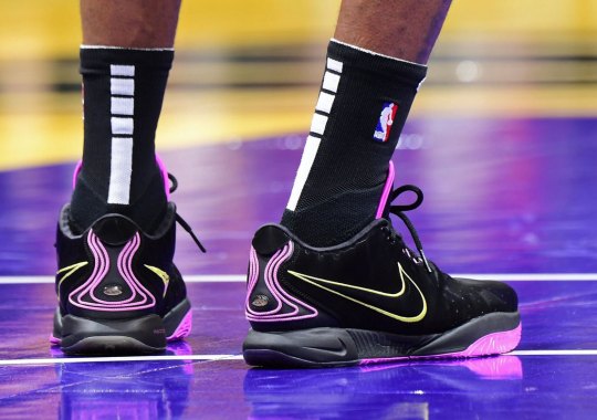 LeBron, mens Nike, Please Release These "Black/Pink" PEs!