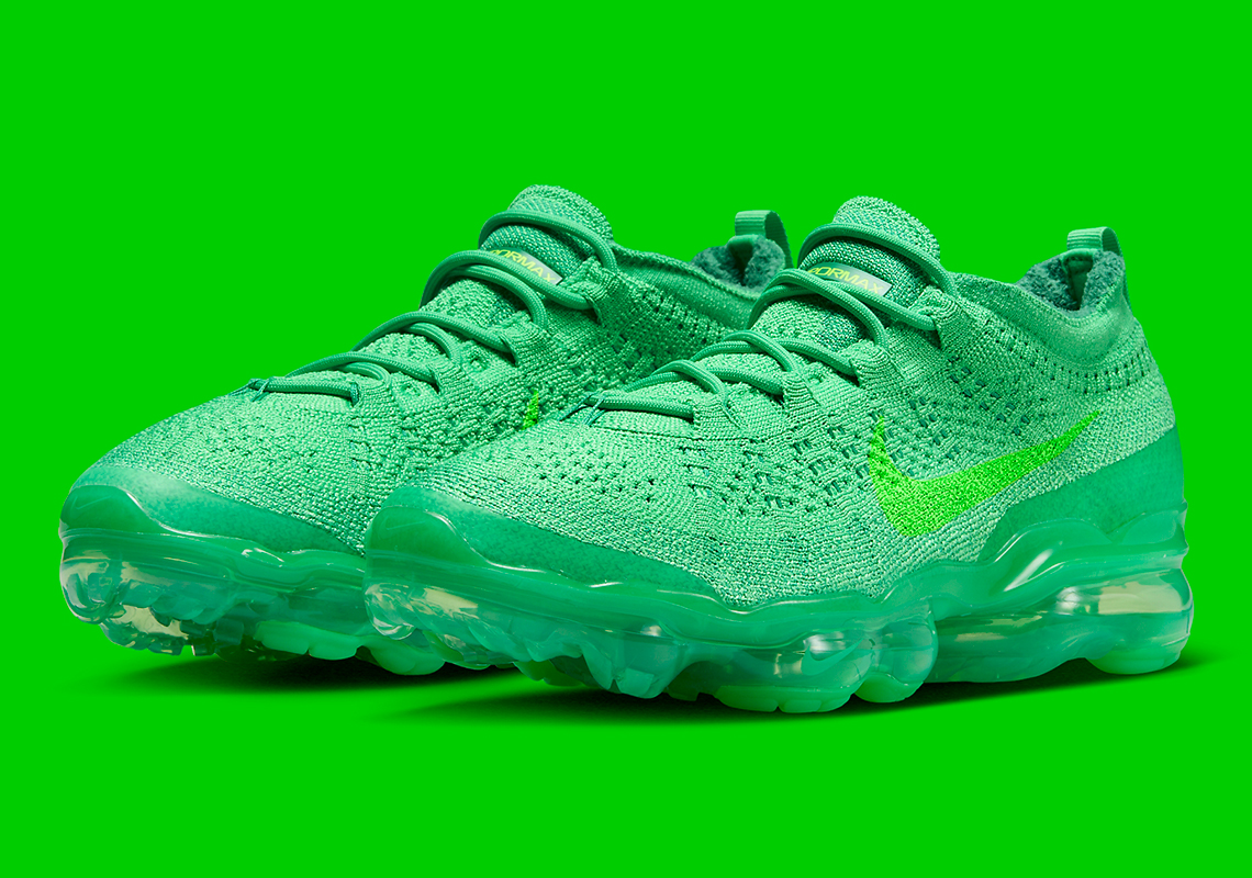 Nike Coats The Vapormax Flyknit 2023 Entirely In Green