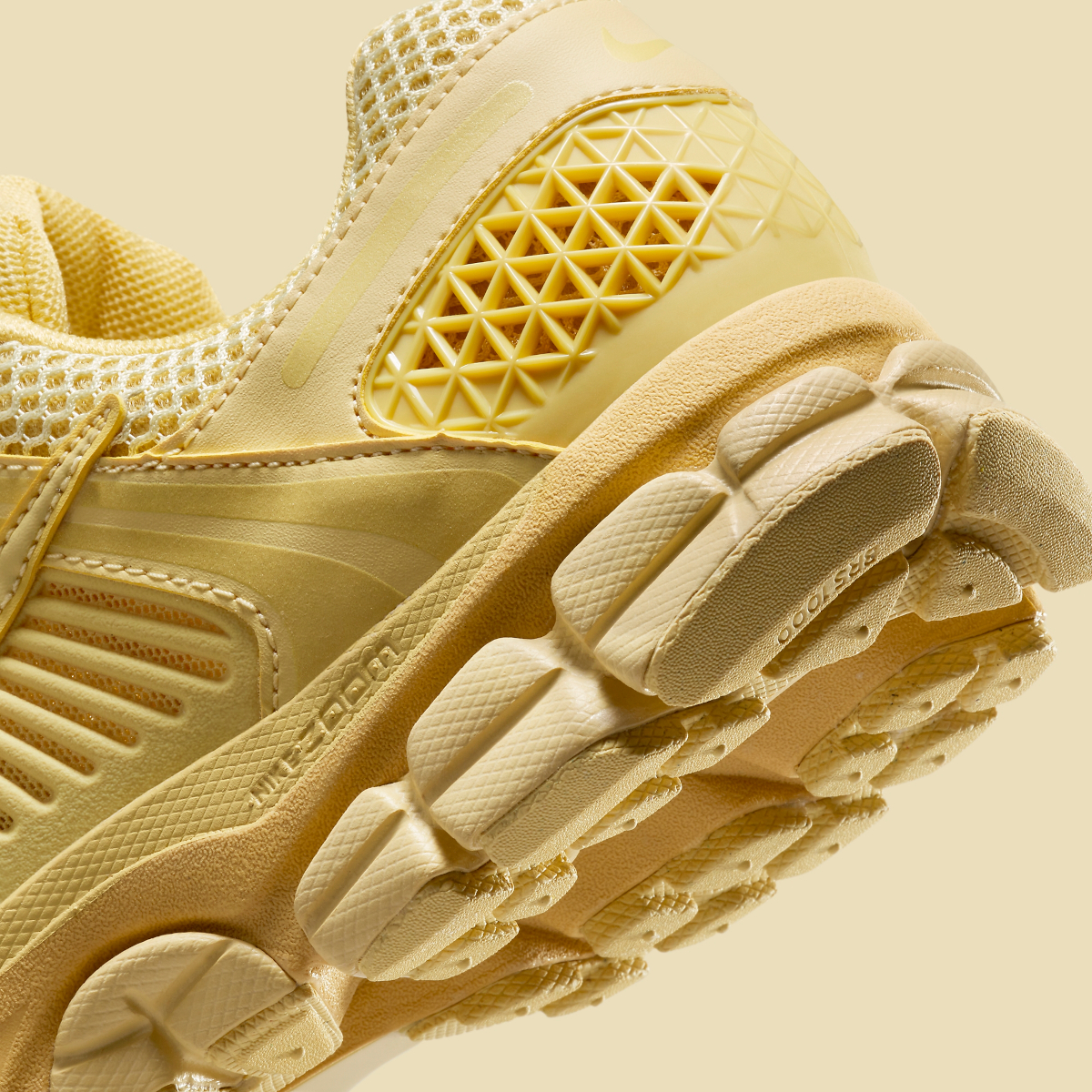 Nike For a closer look at this upcoming Air Max Plus Saturn Gold Fq7079 700 5