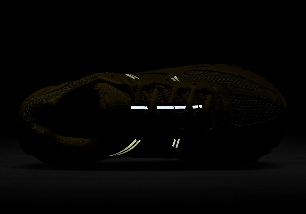 Nike Zoom Vomero 5 Saturn Gold Fq7079 700 9