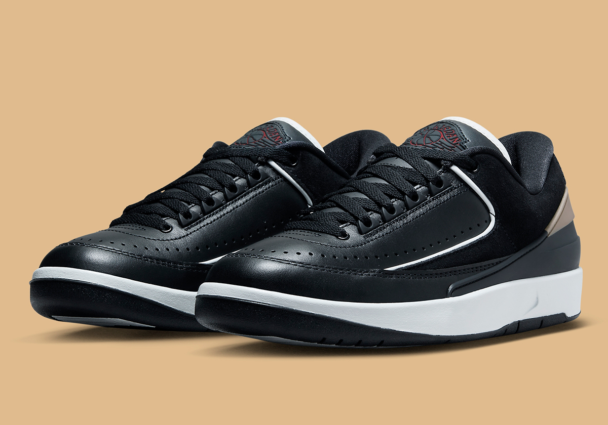 Official Images Of The Air Jordan linen 2 Low "Black/Off-White"