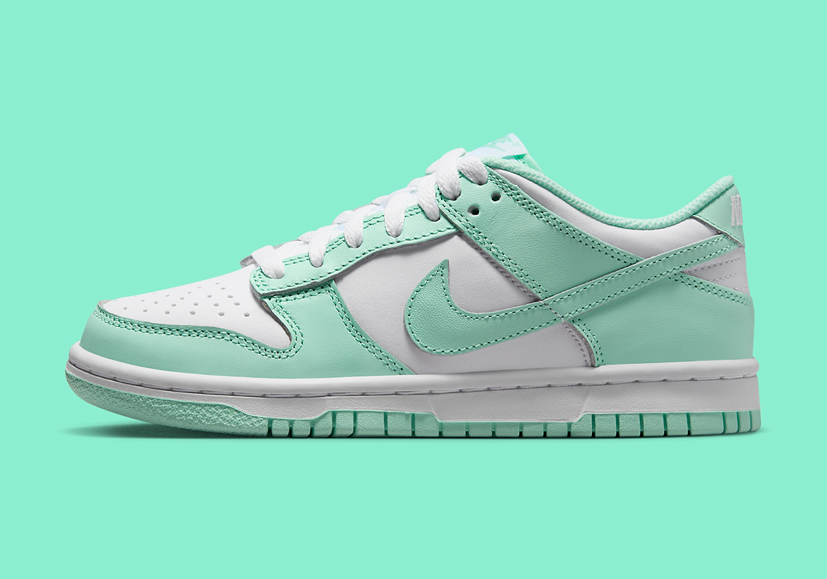 “Emerald Rise” Prepares The Nike Dunk Low For Spring