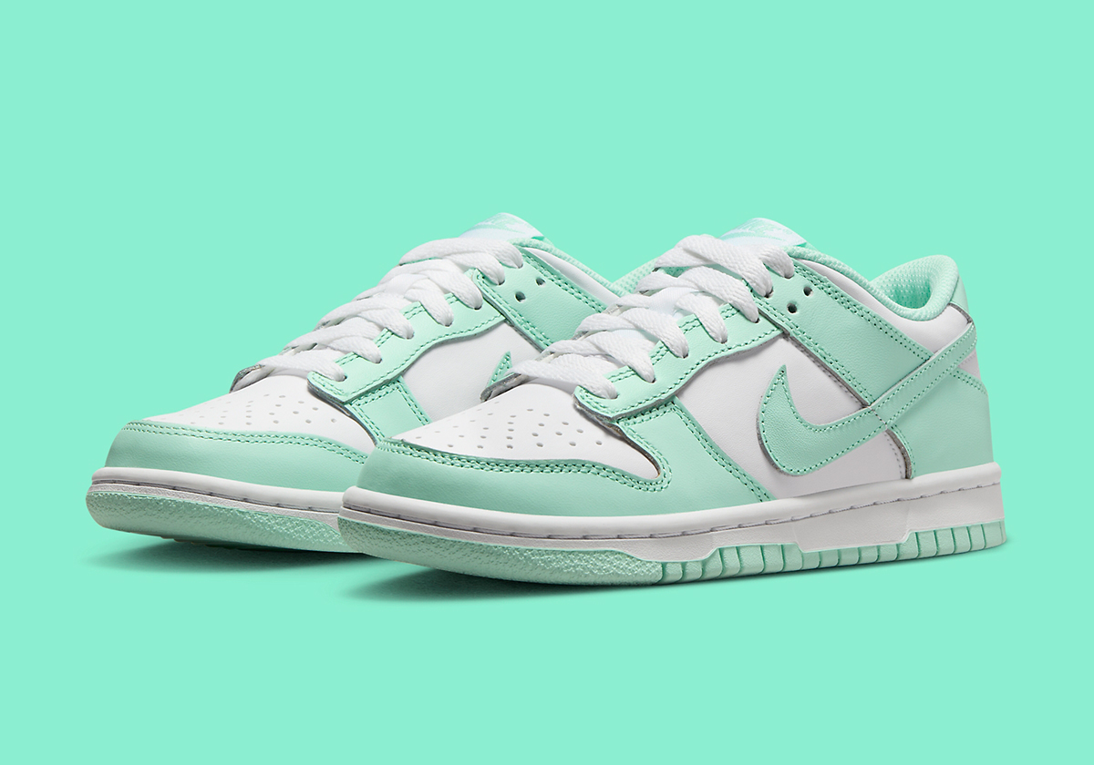 "Emerald Rise" Prepares The Nike Dunk Low For Spring