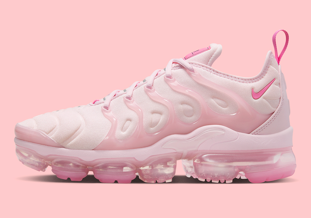 Nike's Vapormax Plus Gets A Barbie Pink-Update | Sneaker News