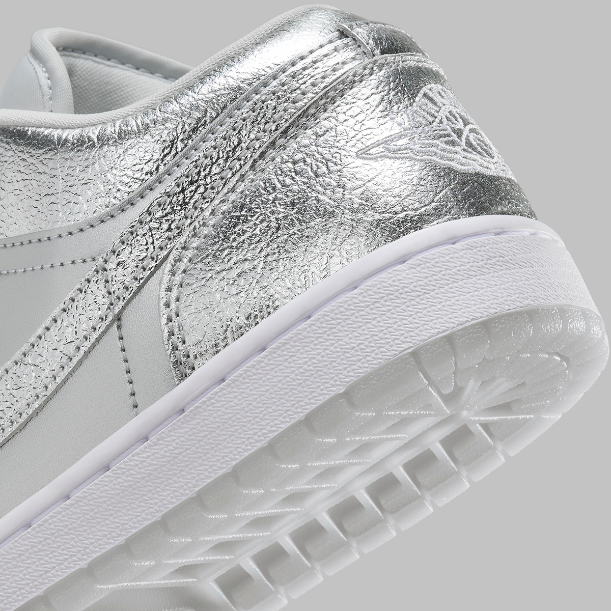 Nike Jordan 4 Retro Valentines Day Crinkled Silver Mid 5