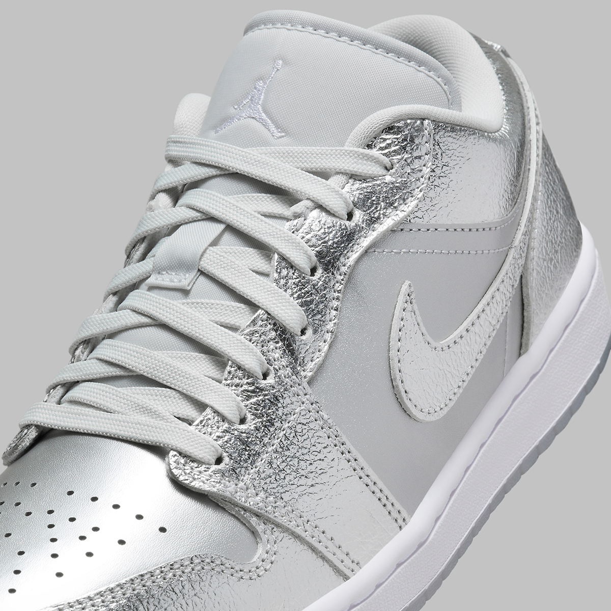 Nike Jordan 4 Retro Valentines Day Crinkled Silver Mid 9