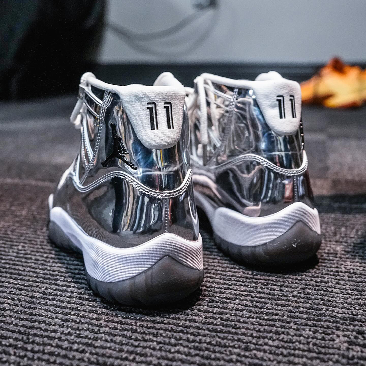 Metallic silver jordan outlet 11 release date