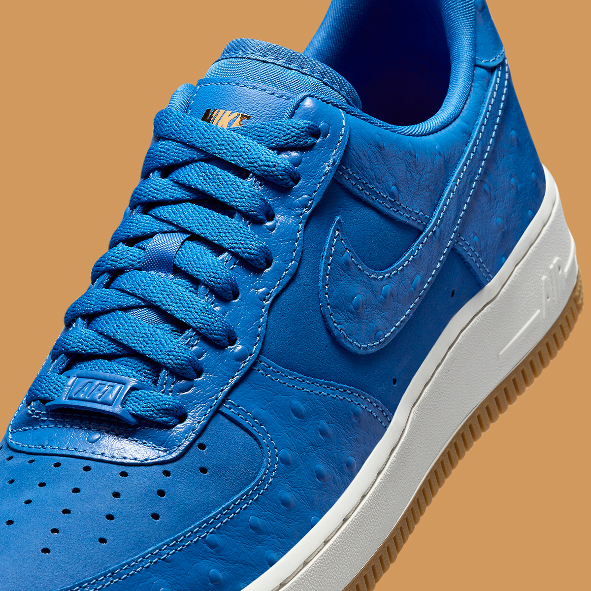 the legendary Nike Les SB joins forces with John Vitales Low Blue Ostrich Dz2708 400 5