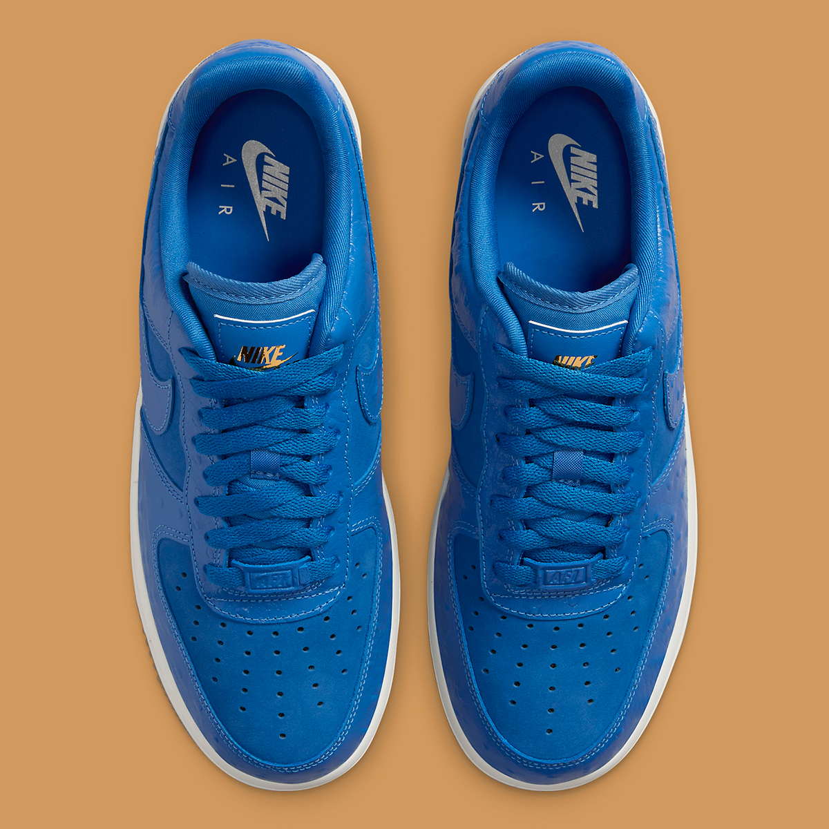 the legendary Nike Les SB joins forces with John Vitales Low Blue Ostrich Dz2708 400 7