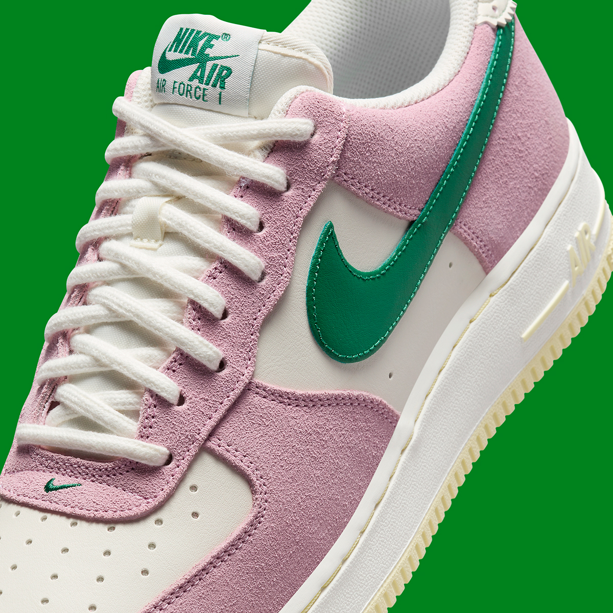 Nike eggs nike eggs roshe run mens with red spits on legs back Low Sail Malachite Soft Pink Alabaster Fv9346 100 4
