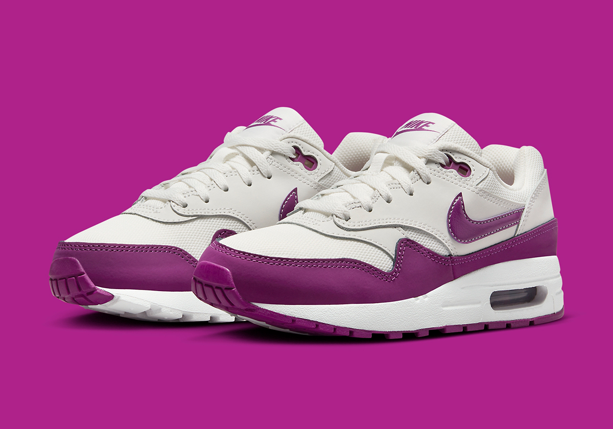 A Spring Ready "Viotech" Nike Air Max 1 Appears In Kids Sizing