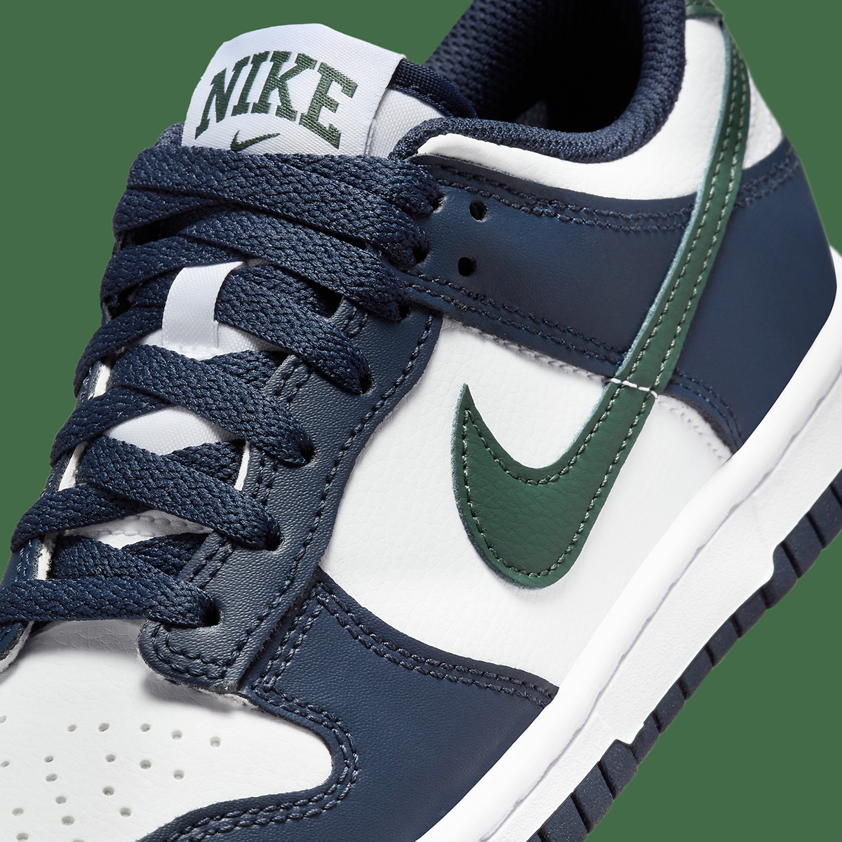 Nike Dunk Low Gs Varsity Navy Green 2