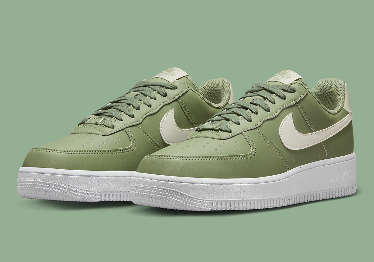The Nike Air Force 1 insole Nature Doubles Down In "Oil Green"