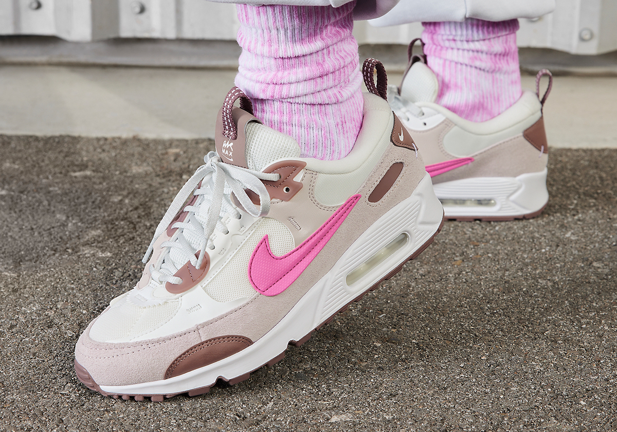 The “Smokey Mauve” Nike Sportswear celebrates the Anatomy of Air with this special edition Air Max 95 for the summer Futura Arrives In Time For The Valentine’s Day Gifting Season